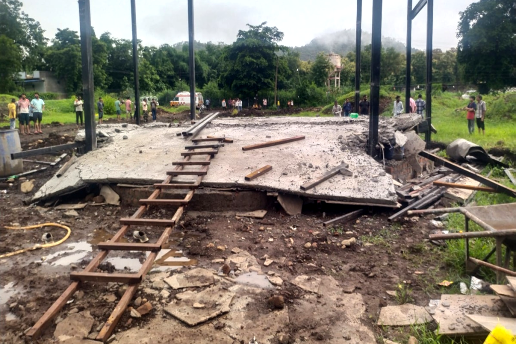 Mhow Farm House Roof Collapse