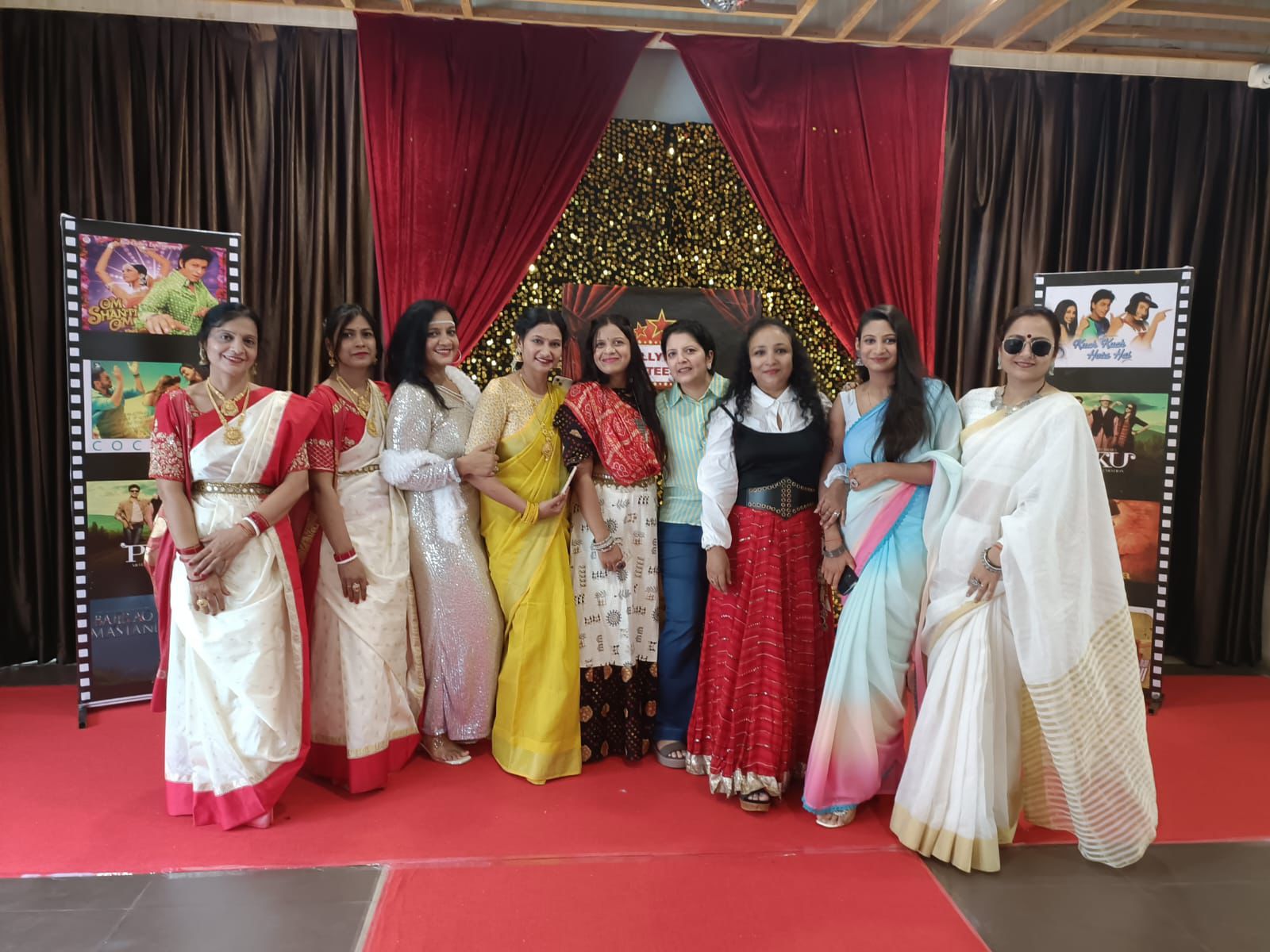 Raipur news : कोई बॉलीवुड थीम पर तो कोई सोलह श्रृंगार कर सेलिब्रेट कर रहे सावन
उत्सव,SEE PICS