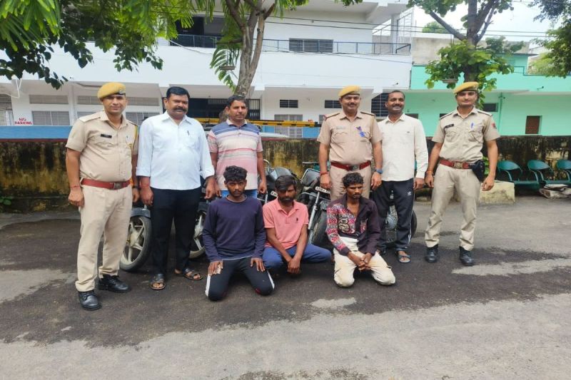 Police arrested accused of theft.