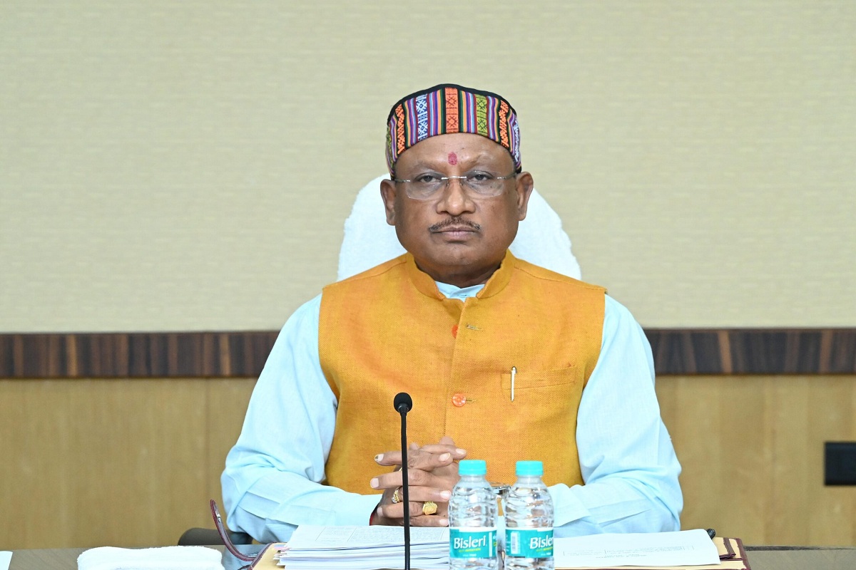 CG News: CM साय ने अधिकारियों की लगाई क्लास, बोले- पुलिस का खौफ अपराधियों के मन बैठाएं, नहीं तो…