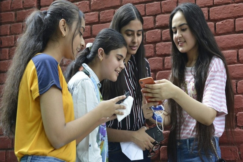 12वीं के बाद 45 हजार से ज्यादा छात्र गायब! हेमचंद विवि में 45,663 सीटें खाली, शिक्षा का दबाव या रोजगार की मजबूरी?(photo-patrika)