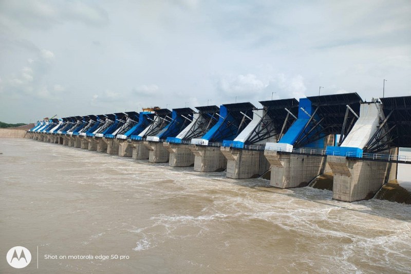 र्वती-कालीसिंध-चंबल ईस्टर्न राजस्थान कैनाल प्रोजेक्ट (पीकेसी-ईआरसीपी) का कालीसिंध नदी पर पहला डेम नौनेरा तैयार है। इन दिनों कालीसिंध नदी उफान पर है। बांध के गेटों को छूकर पानी निकल रहा है, लेकिन इस मानसून बांध में पानी का भण्डारण नहीं किया जाएगा। क्योंकि बांध के ऊपरी क्षेत्र में राजस्थान और मध्यप्रदेश को जोड़ने वाले हाईलेवल ब्रिज का काम पूरा नहीं हुआ है। इस ब्रिज का कार्य अक्टूबर तक किया जाना है।