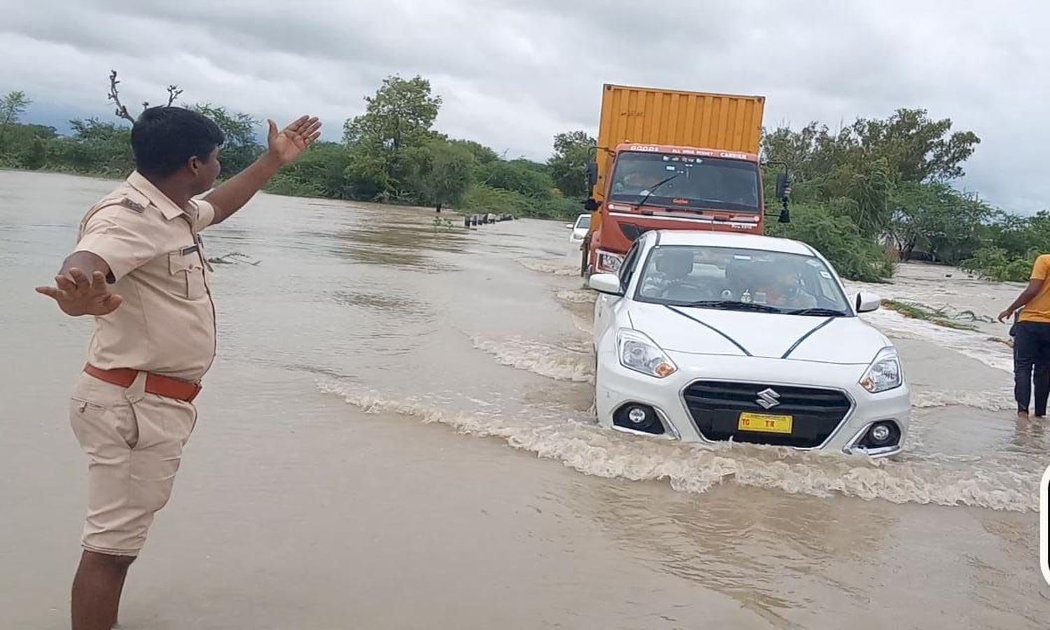 छापरवाड़ा बांध में 4.10 फीट पानी आया, कई बांधों पर चली चादर