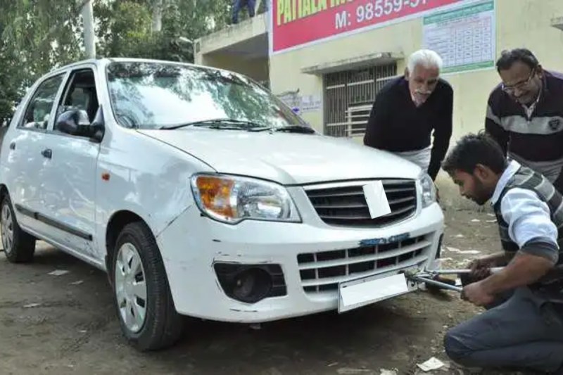 हाई सिक्योरिटी नंबर प्लेट अनिवार्य(photo-patrika)