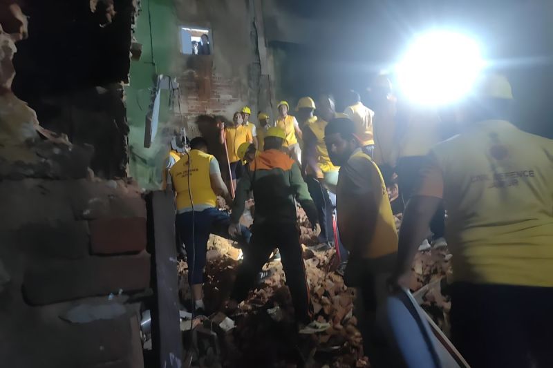 house collapse jaipur