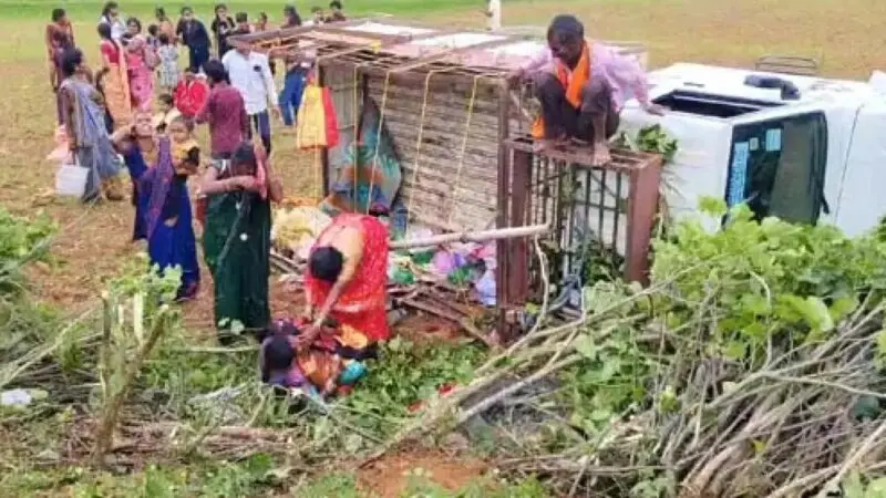 Kawardha Road Accident