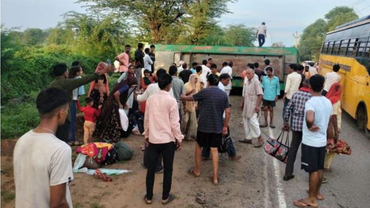 खाटूश्याम जा रही बस पलट, महिला की मौत लेकिन गोद में सो रही बच्ची को खरोंच तक
नहीं