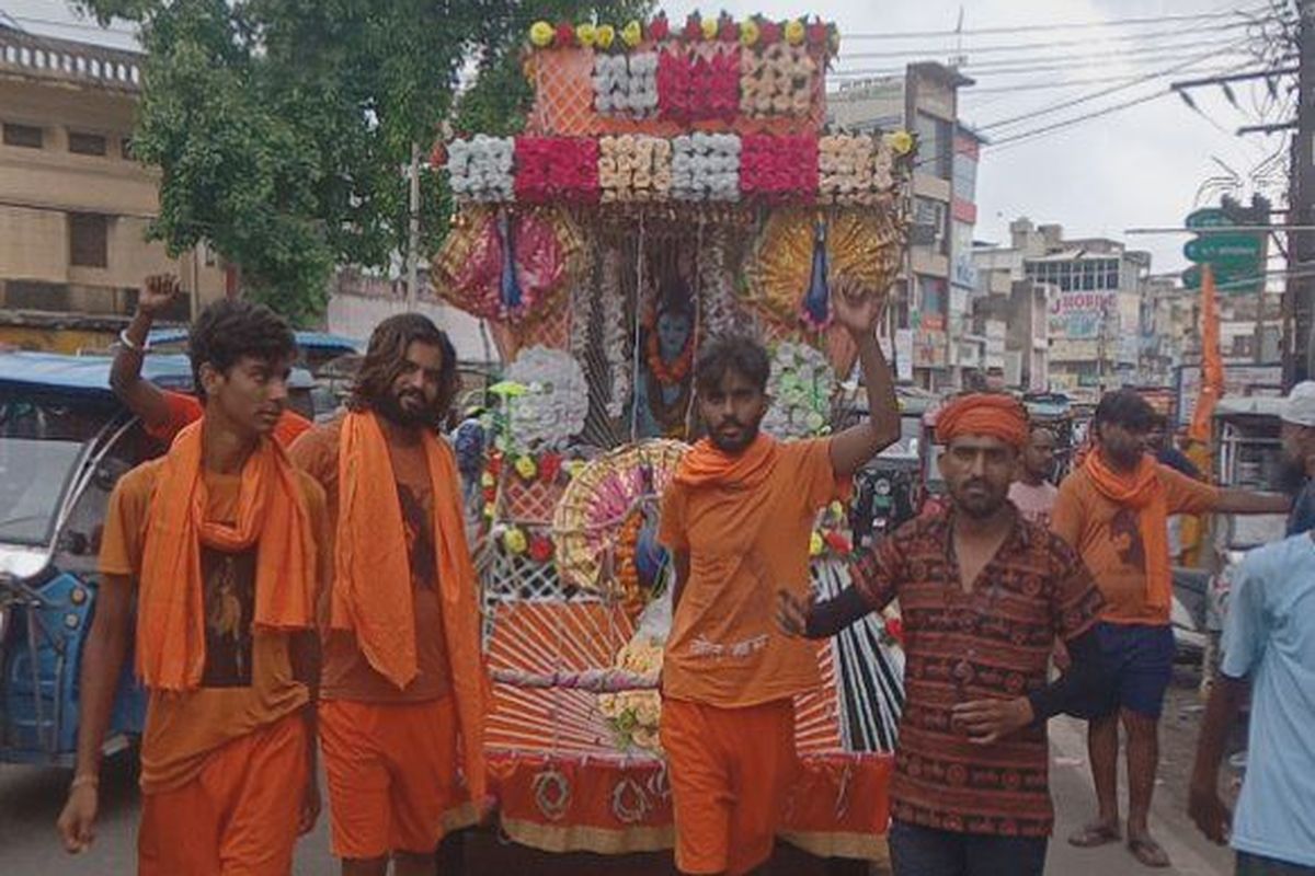 आज होगा भगवान शिव का कांवड़ के जल से अभिषेक, हर तरफ भोले के जयकारे