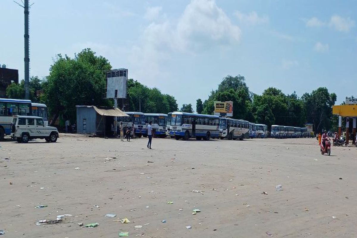 भारत बंद का रोडवेज बसों पर कितना असर? देखें अलवर बस स्टैंड का हाल