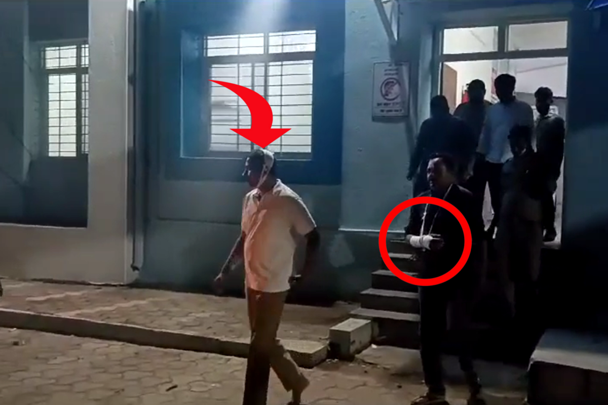 Mob Attack Police
