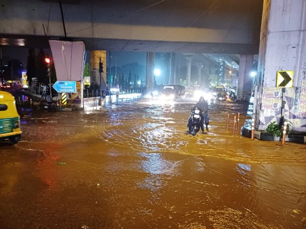 Rain in  Bengaluru and water logging