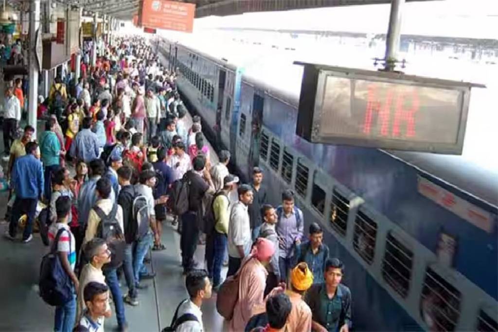 Indore-Jabalpur Train