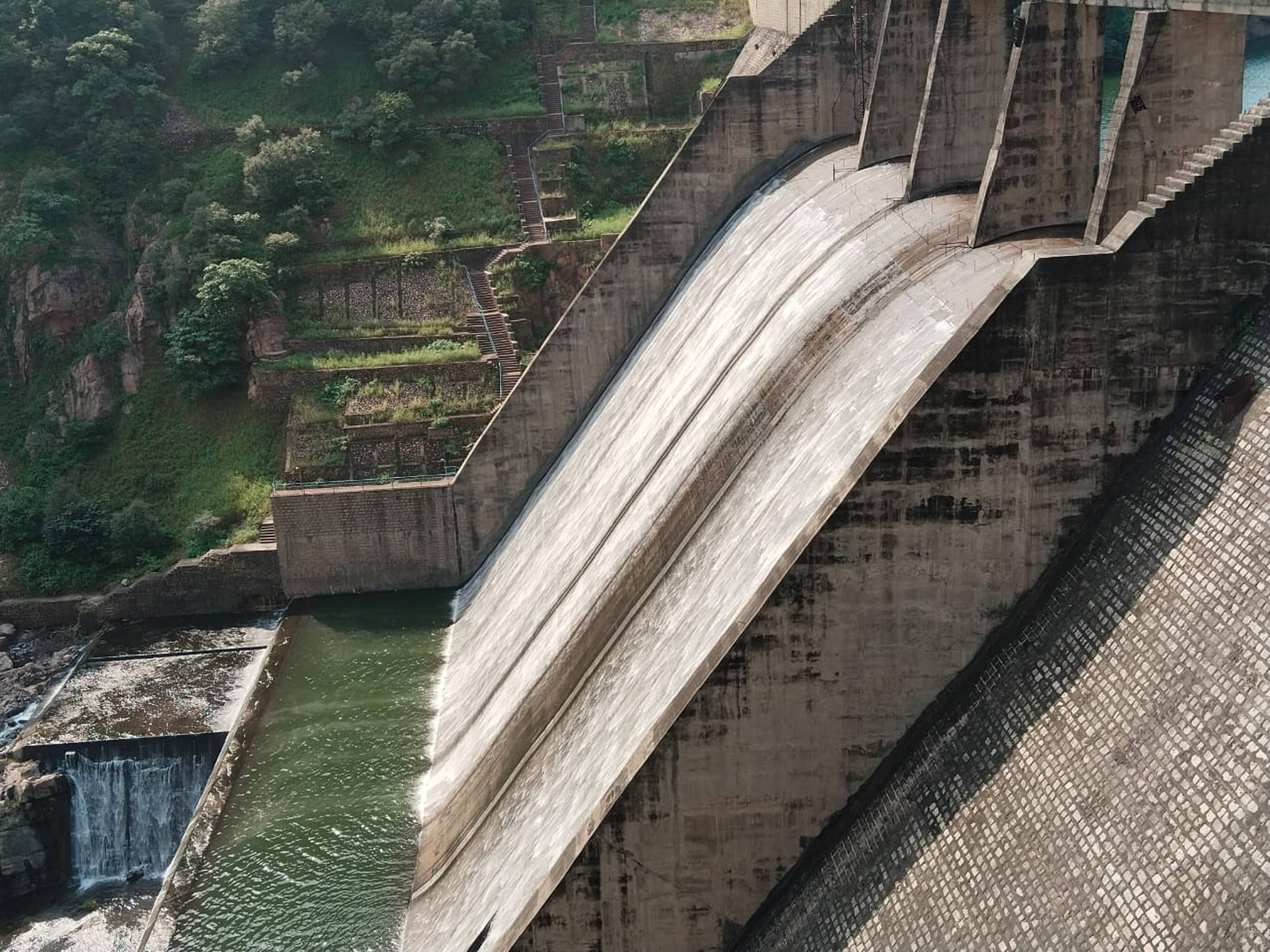 छलका उम्मीदों का जाखम बांध, 2 साल के इंतजार के बाद हुआ लबालब