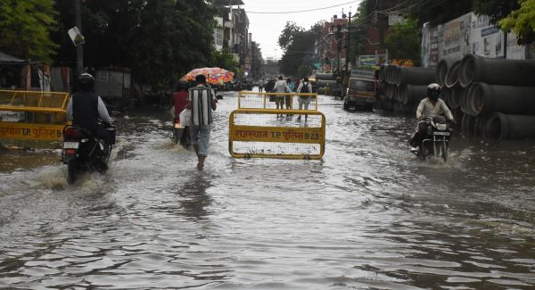 It rained drizzling fruits
