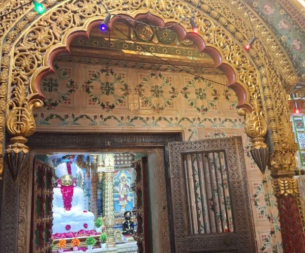 539 year old glass temple in Nagaur, the mystery of the locks on the doors still remains