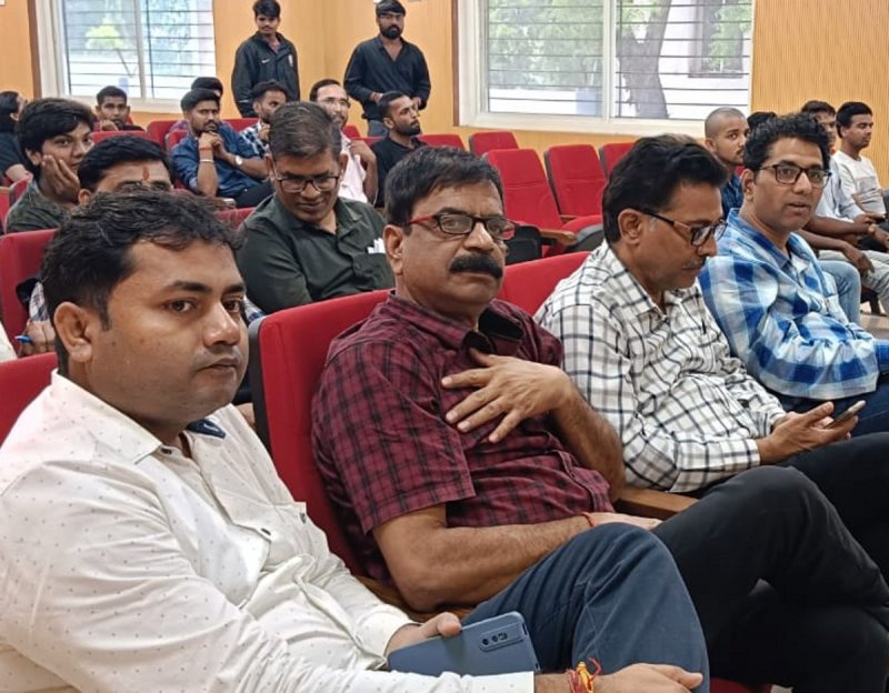 विश्वविद्यालय में मनाया हिंदी पखवाड़ा, काव्य गोष्ठी हुई