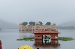 Monsoon Rain : फिर बदला मौसम का मिजाज, जयपुर में रिमझिम, दौसा में तेज बारिश - image