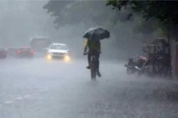 UP Rains: मानसून ने फिर बदली चाल, कजली तीज से फिर टूट कर दो दिन बरसेंगे बादल,
IMD yellow alert - image