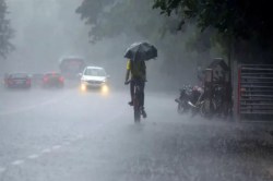 UP Rains: अगले 48 घंटे में यूपी के इन जिलों में फिर होगी रिकॉर्ड तोड़ बारिश, IMD
heavy rain alert - image