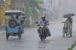 UP Rains: मानसून फिर दिखाएगा रौद्र रूप, 16, 17, 18 मूसलाधार बारिश का अलर्ट,IMD
heavy rain alert - image