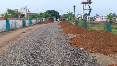 अवैध खनन से बिगड़ रही तालाब की सूरत