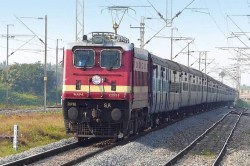 Indian Railways: रेल यात्रियों के लिए खुशखबरी, रेलवे ने 15 एक्सप्रेस ट्रेनों में
बढ़ाए कोच, यहां देखें पूरी लिस्ट - image