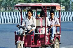 E-Rickshaw Rules: प्रदेश में तय की जाएगी ई-रिक्शा की आयु सीमा, चालकों को देना
पड़ सकता है रोड टैक्स - image