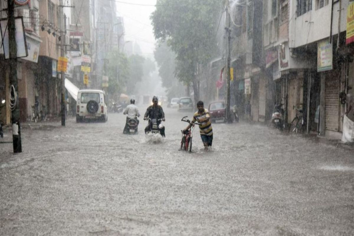  Monsoon 2024: लखनऊ में बारिश ने दी राहत, मानसून की सक्रियता आज से होगी कम,
जानें  मौसम विभाग का नया अपडेट 