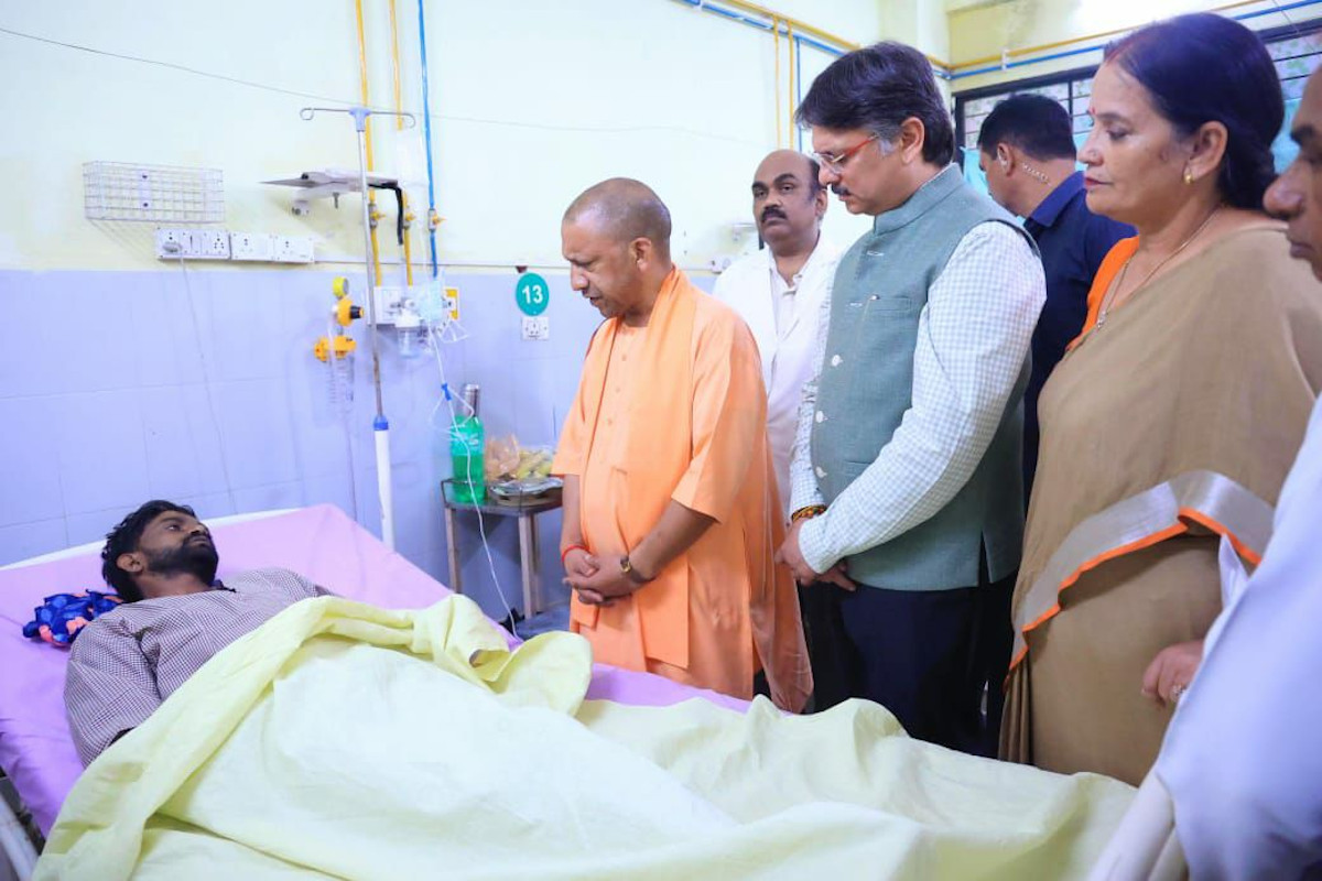 Lucknow Sarojini Nagar Building Incident