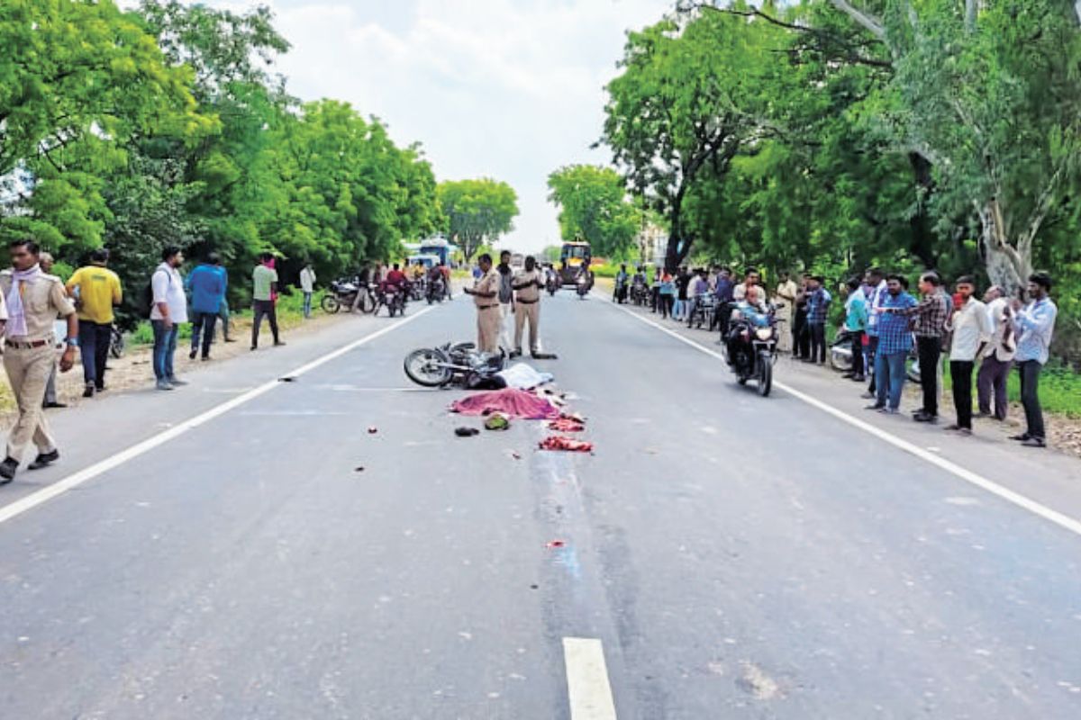 Accident : मानेगांव के पास बड़ा हादसा, दो की मौत, एक युवक गंभीर