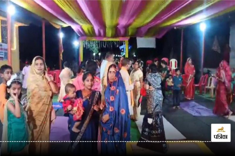 Gold chain snatching