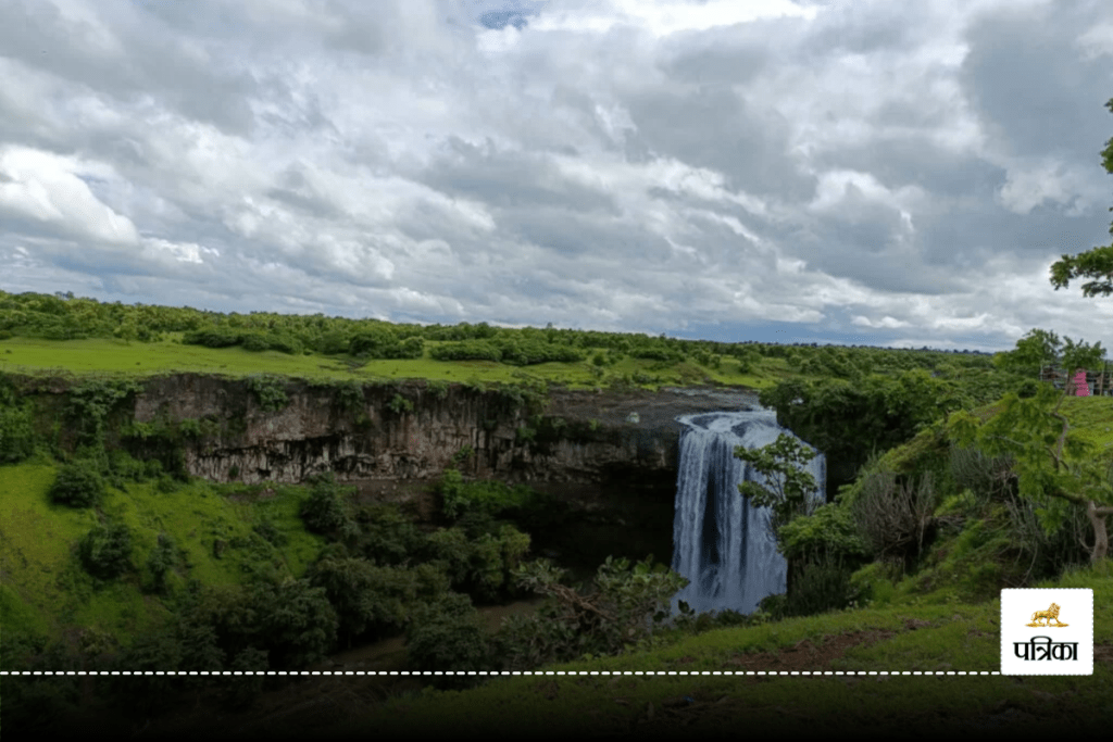 tincha waterfall