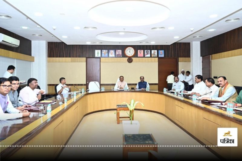 CG Cabinet Decision: छत्तीसगढ़ में मुख्यमंत्री विष्णु देव साय की अध्यक्षता में कैबिनेट की अहम बैठक की गई। इस बैठक में सरकार ने कई महत्वपूर्ण फैसले लिए हैं।