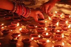 Diwali 2024: 31 अक्टूबर या 1 नवंबर, आखिर कब है दिवाली ? पंचाग और सरकारी कैलेंडर
के चलते पड़ा चक्कर, जानें - image