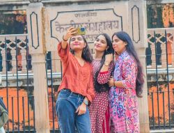 बारिश के बाद खुला मौसम, लोगो ने किया एंजॉय, देखें तस्वीरें - image