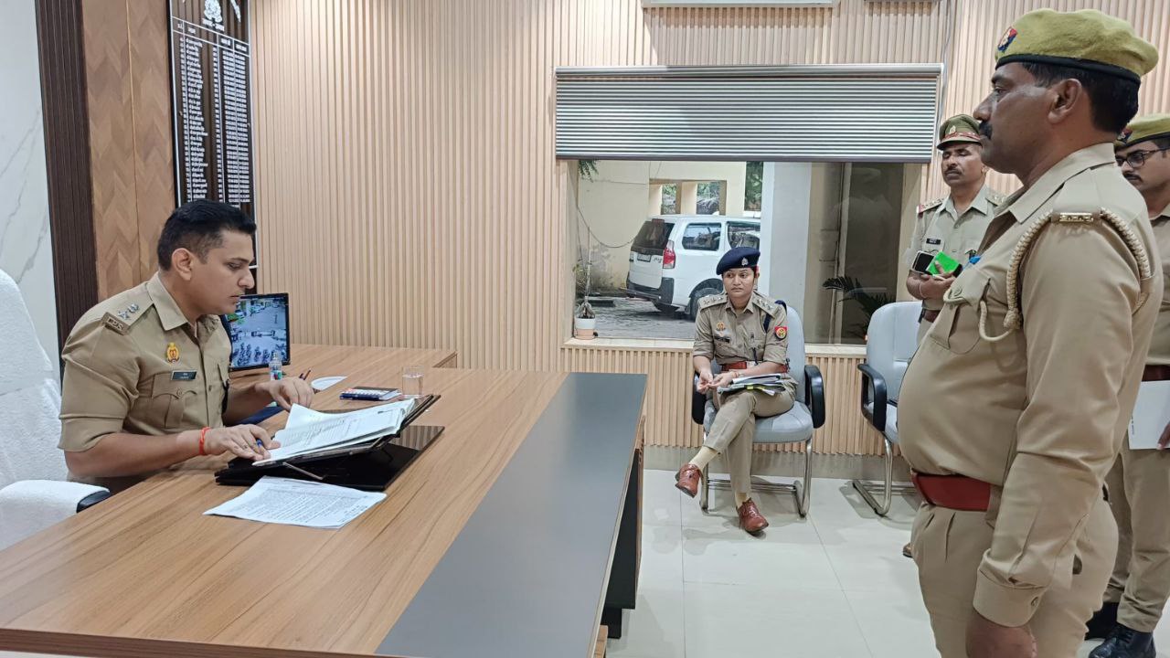 एसपी की बड़ी कार्रवाई: दरोगा सहित 7 पुलिस कर्मी निलंबित, निरीक्षण में पाए गए
दोषी