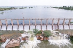 Jaswant Sagar Dam: राजस्थान में यहां 44 दरवाजों से फूटी जलधारा, नजारा देखने
उमड़े लोग - image