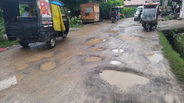 main roads of city are in bad condition