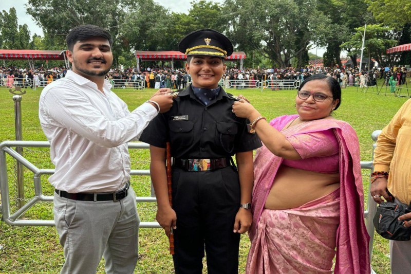 Katni's daughter became a lieutenant officer