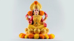 Keep Lakshmi Happy : भूलकर भी बिस्तर पर न करें ये काम, नहीं तो हो जाएंगे कंगाल,
रूठ जाएगी धनलक्ष्मी - image