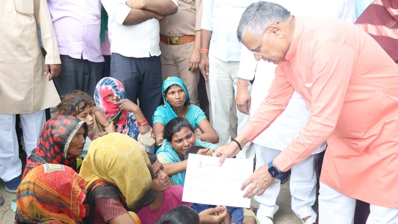 Minister in-charge Dharamveer Prajapati reached Sambhal