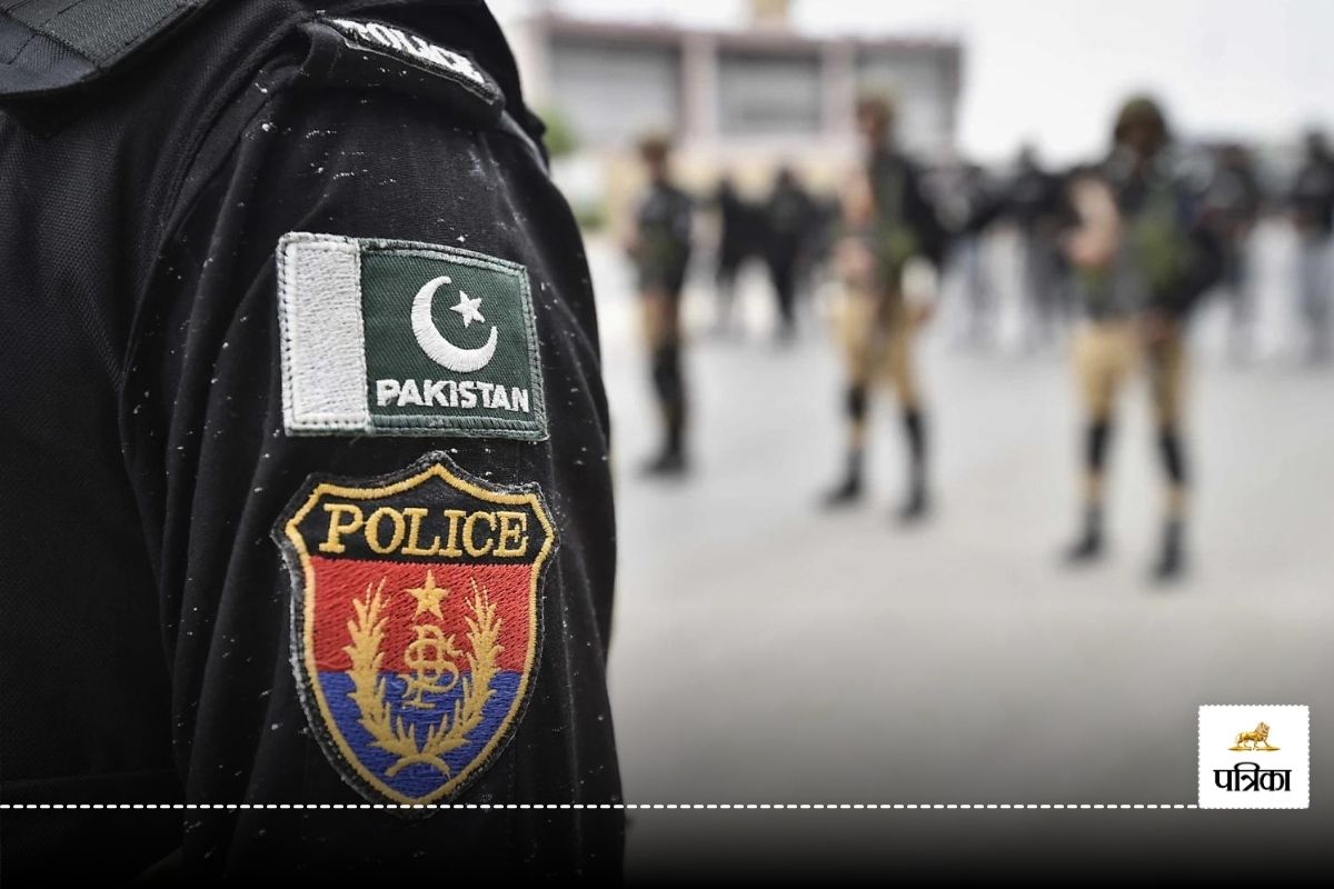 Terrorist attack on diplomats of 6 countries including Russia and Iran in
Pakistan, 1 policeman killed