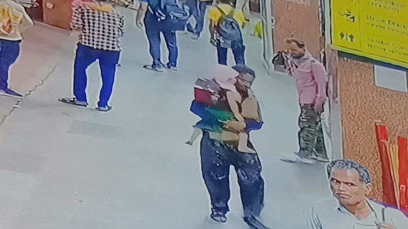 RPF arrested absconding accused in gujarat