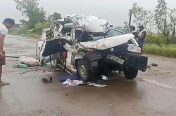 Road Accident: भीषण सड़क हादसे में राजस्थान के 4 श्रद्धालुओं की मौत, 6 गंभीर
घायल, कचूमर बनी कार - image