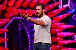 Salman Khan ने उड़ाया था मजाक, वही बना Bigg Boss 18 का पहला घरवाला! नाम सुन 440
वोल्ट का लगेगा करंट - image