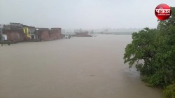 Flood News: मुरादाबाद में रामगंगा का जलस्तर बढ़ा, कोसी नदी की बाढ़ बरकरार, नौ
गांव बाढ़ की चपेट में - image