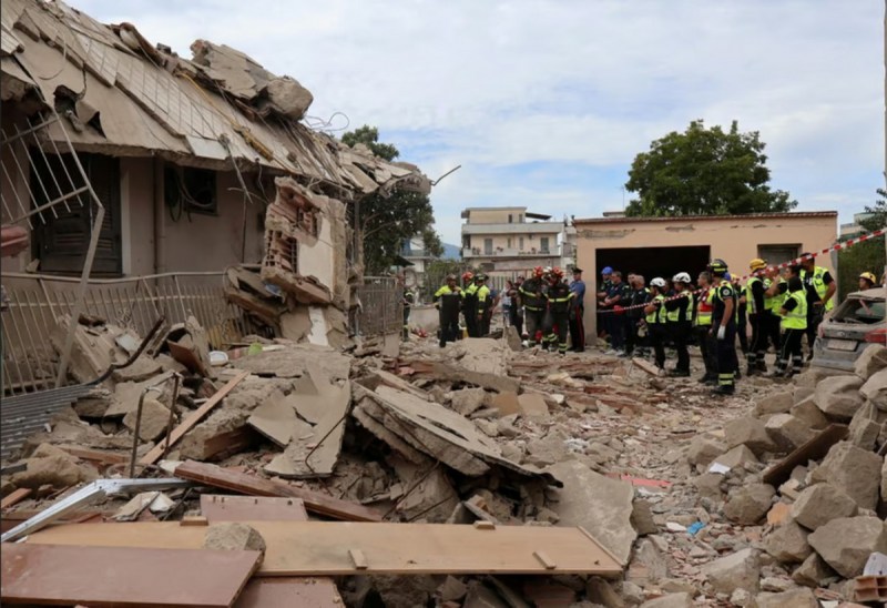 Building collapses in Italy