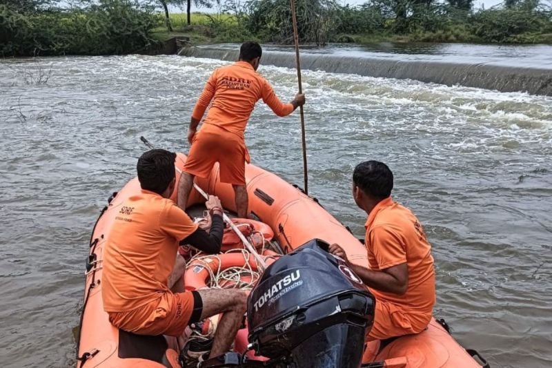 dead body was found in the water amid the strong flow of Banas rive