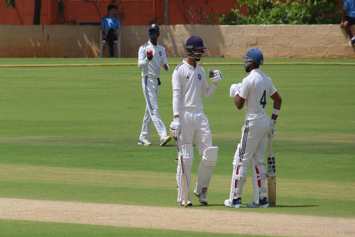 Duleep Trophy 2024: शुभमन गिल की जगह ये खिलाड़ी बना कप्तान, रिंकू सिंह की वापसी,
दूसरे दौर के लिए इन टीमों में हुए ये बड़े बदलाव