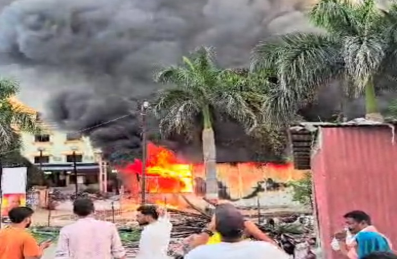A massive fire broke out in Bhagyodaya Tirtha Hospital in Sagar